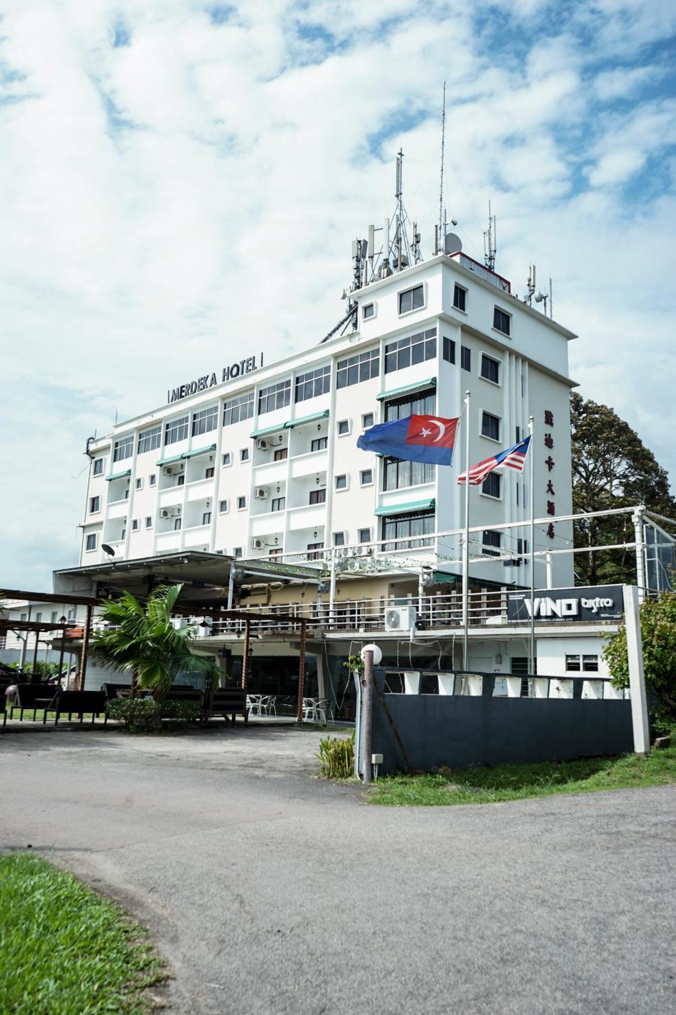Merdeka Hotel Kluang Exterior foto