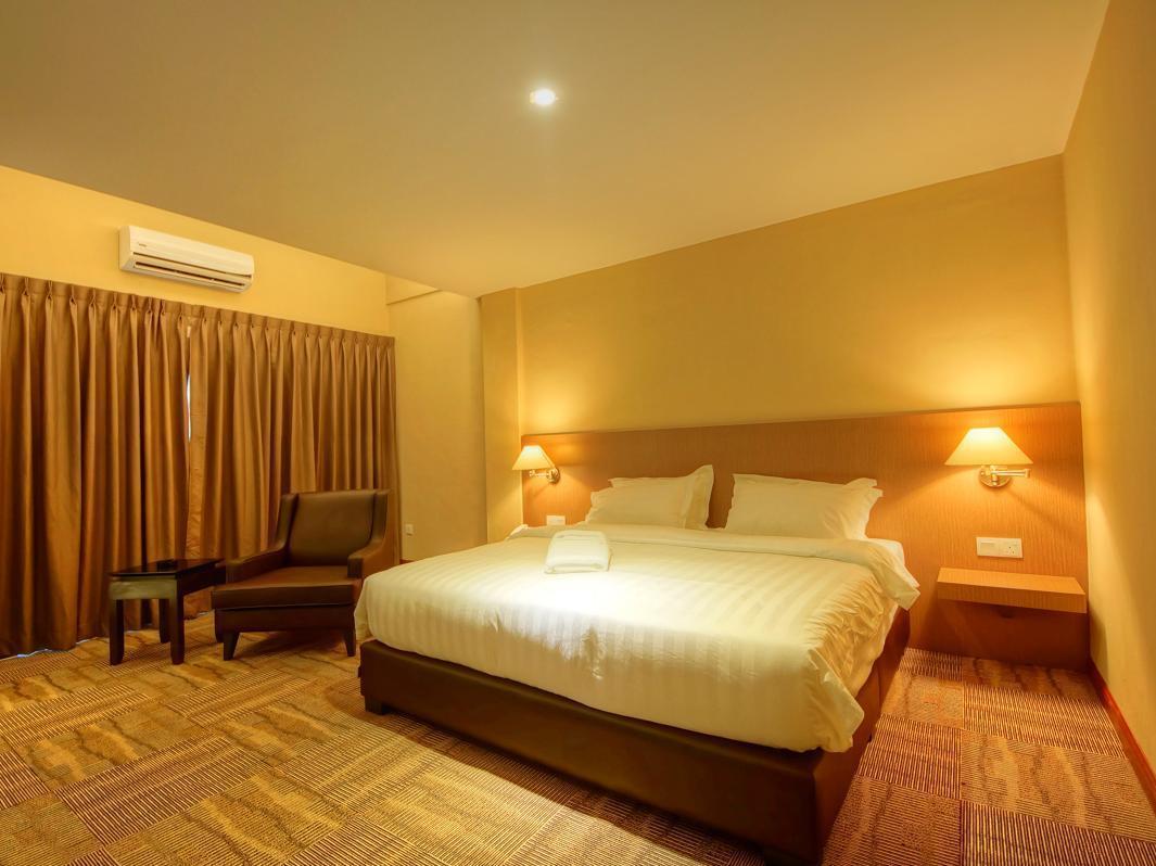 Merdeka Hotel Kluang Exterior foto